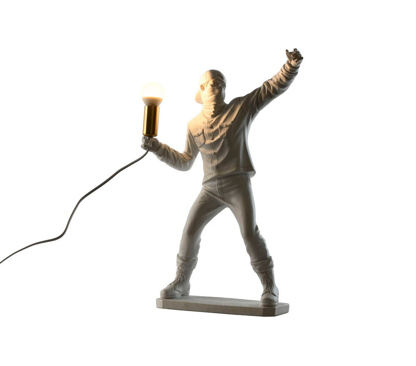 V8HB011F8A03E93B0AA48F7BAEEA0A1D58BR6383519P4